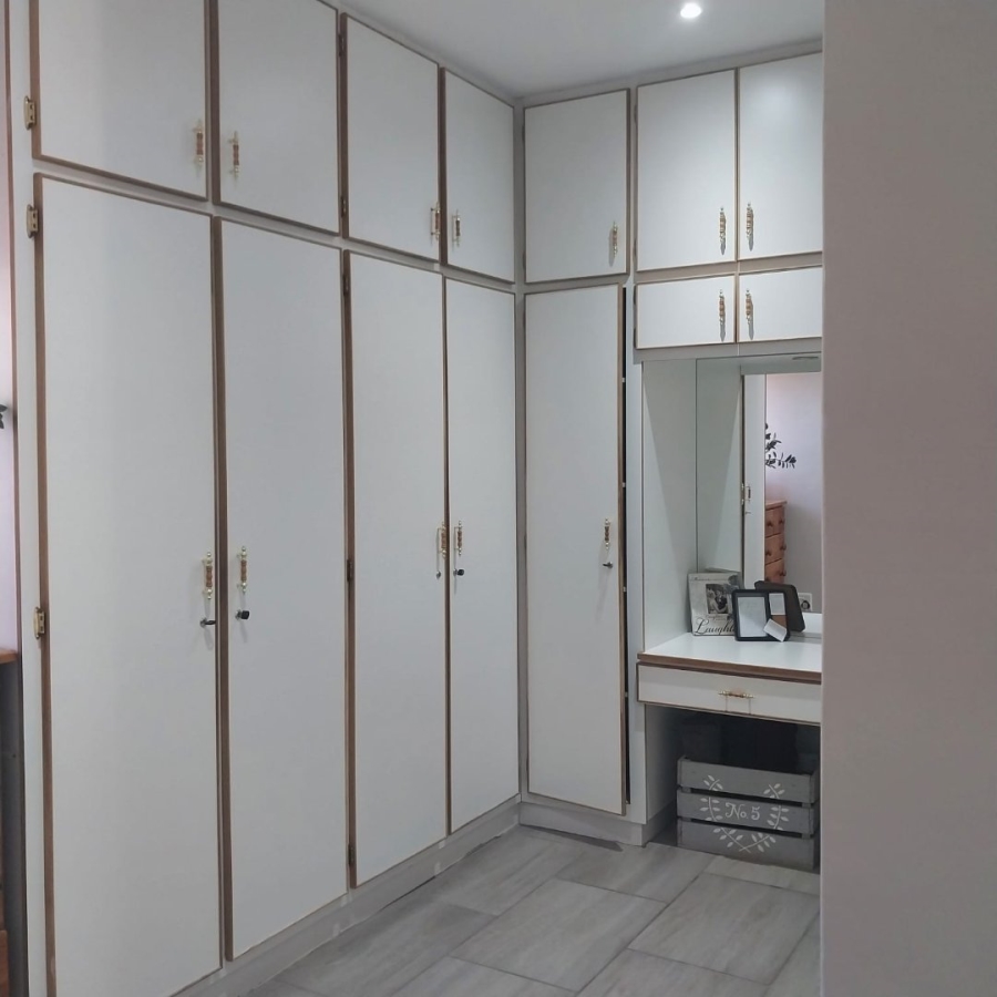 4 Bedroom Property for Sale in El Toro Park Northern Cape